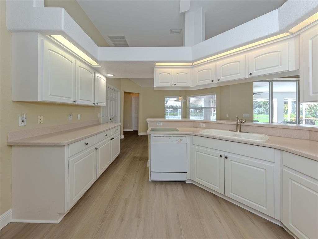 5078 WINTER ROSE WAY photo 15