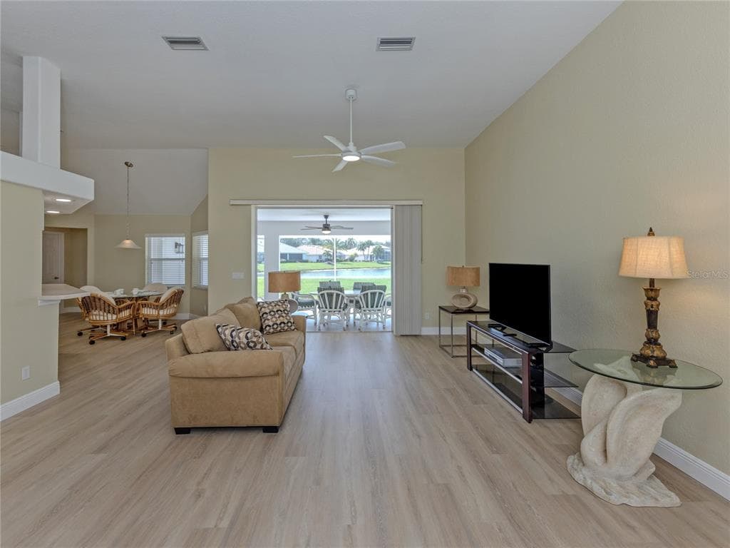 5078 WINTER ROSE WAY photo 4