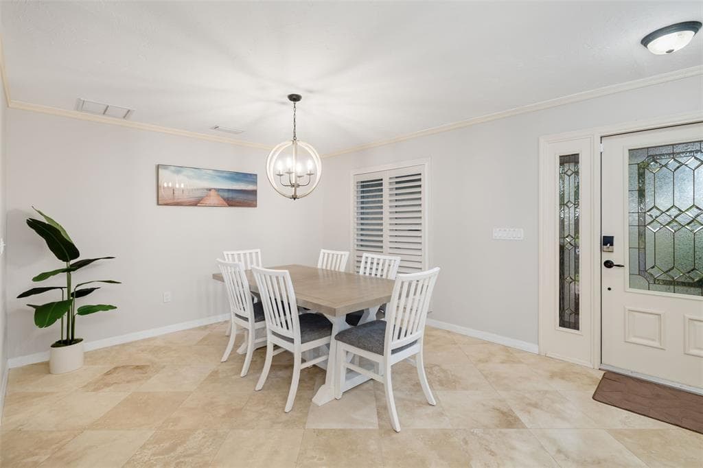 565 COMMONWEALTH PLACE photo 15