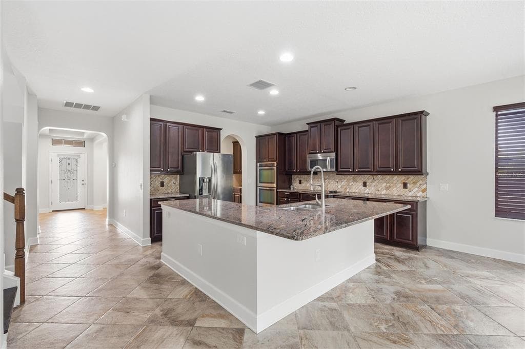 1120 MAZA PLACE photo 16