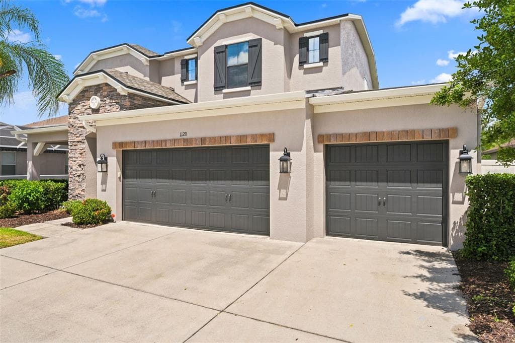 1120 MAZA PLACE photo 1
