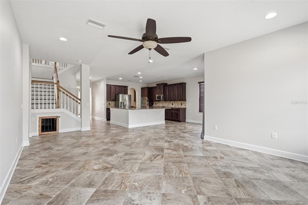 1120 MAZA PLACE photo 24