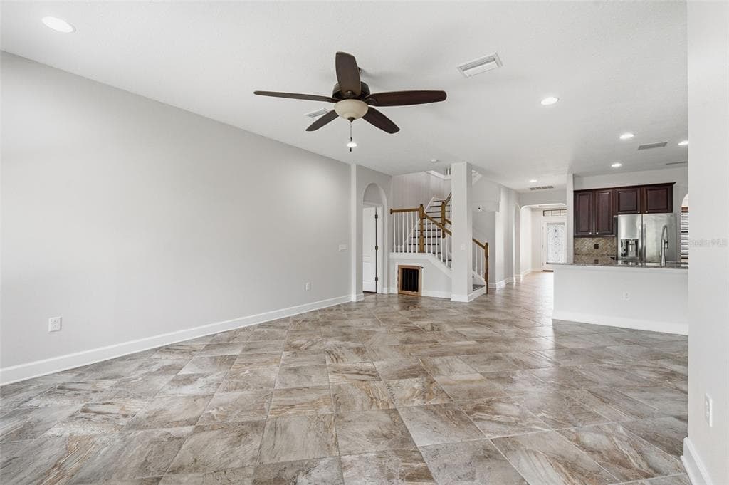 1120 MAZA PLACE photo 25