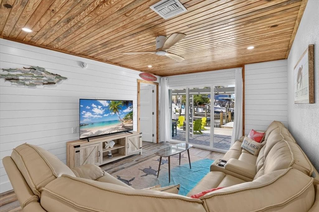 18 SEASIDE COURT photo 11