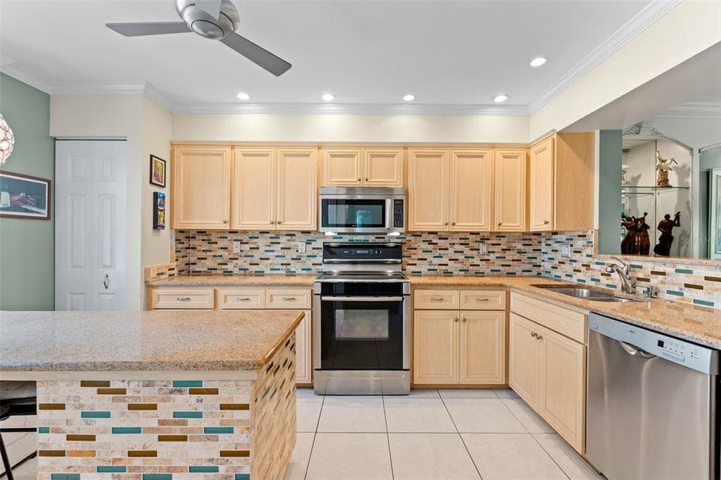 6101 34TH STREET W 2B photo 13