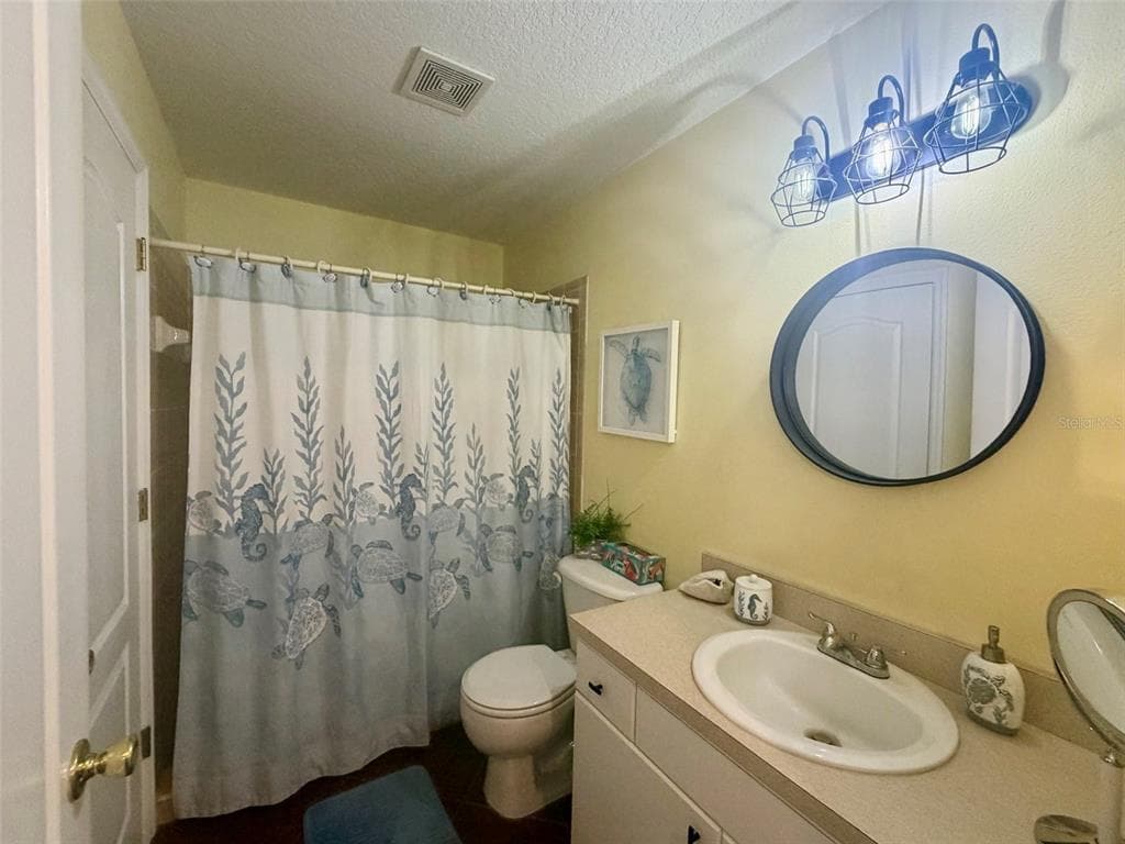 107 DOUGLAS STREET photo 23