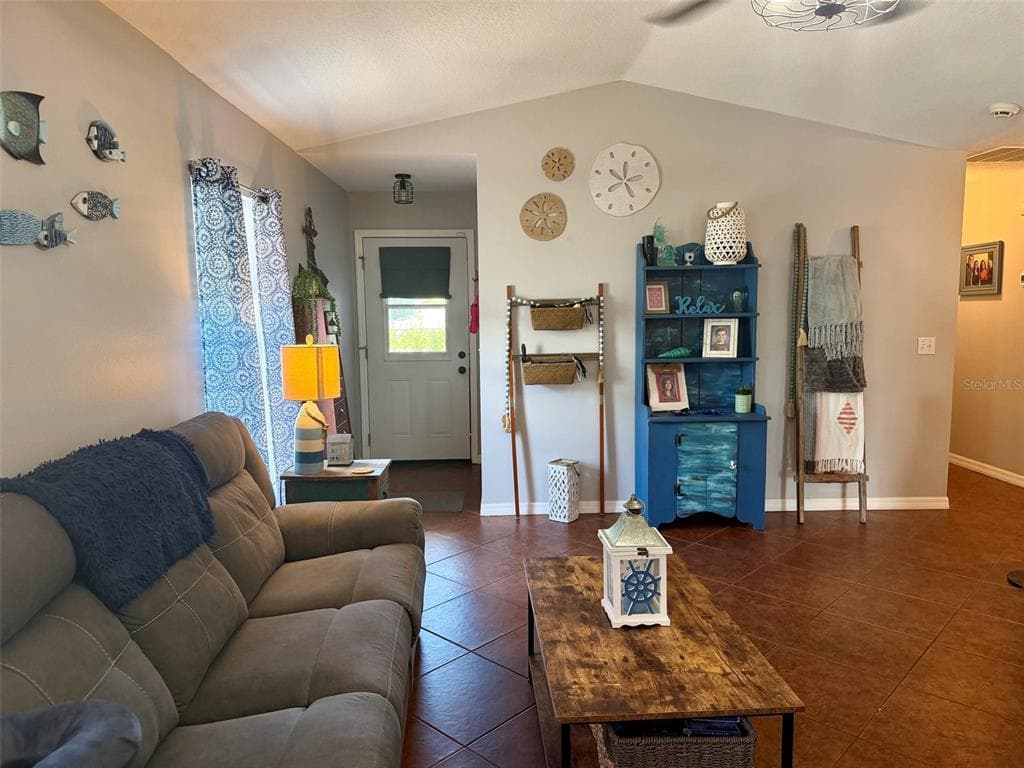 107 DOUGLAS STREET photo 13