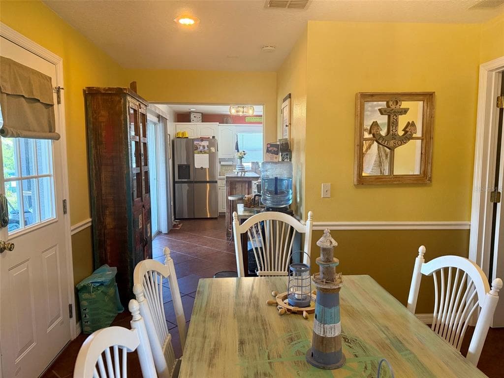 107 DOUGLAS STREET photo 7
