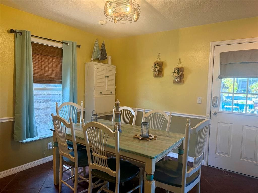 107 DOUGLAS STREET photo 8