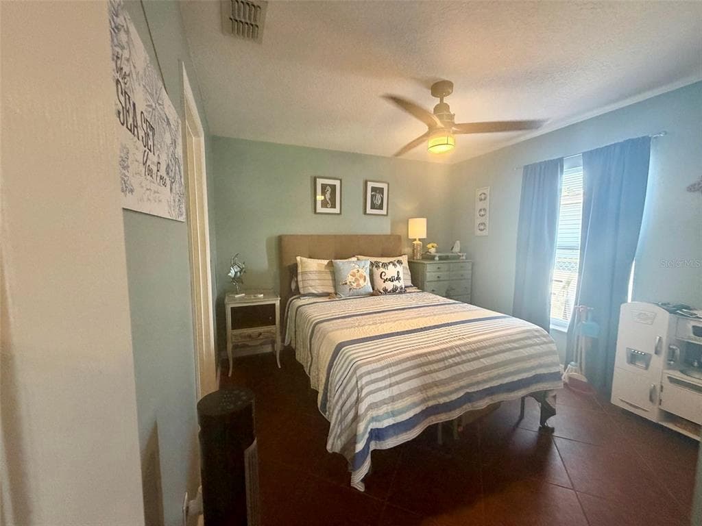 107 DOUGLAS STREET photo 21