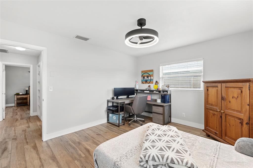 805 WELLINGTON DRIVE photo 22
