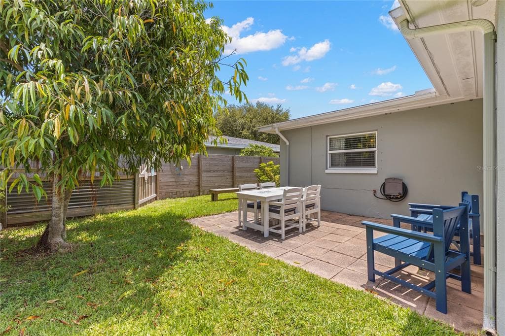 805 WELLINGTON DRIVE photo 20
