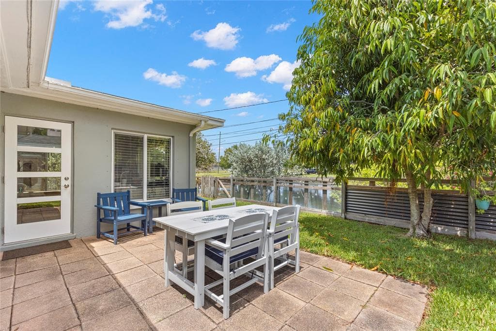 805 WELLINGTON DRIVE photo 9