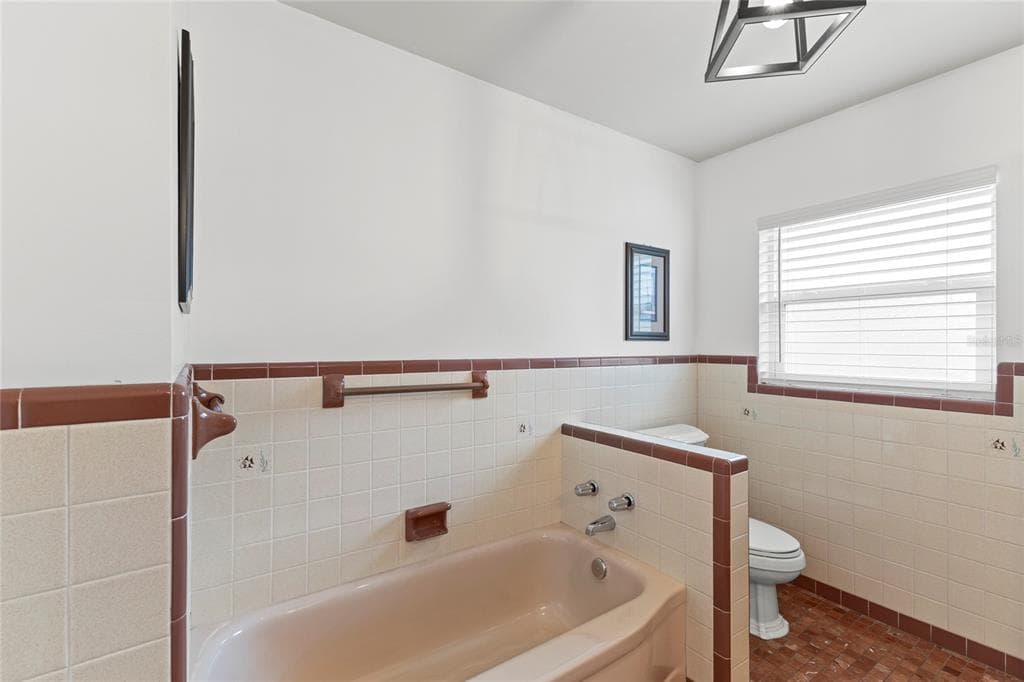 805 WELLINGTON DRIVE photo 24