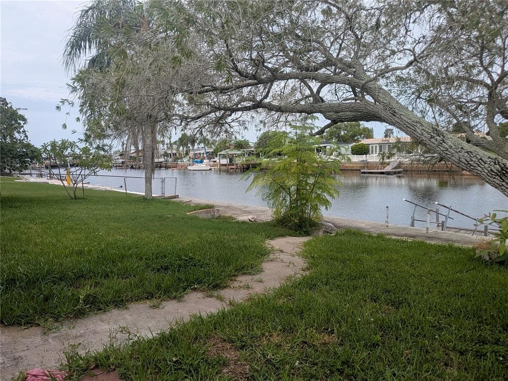 12633 3RD ISLE photo 2