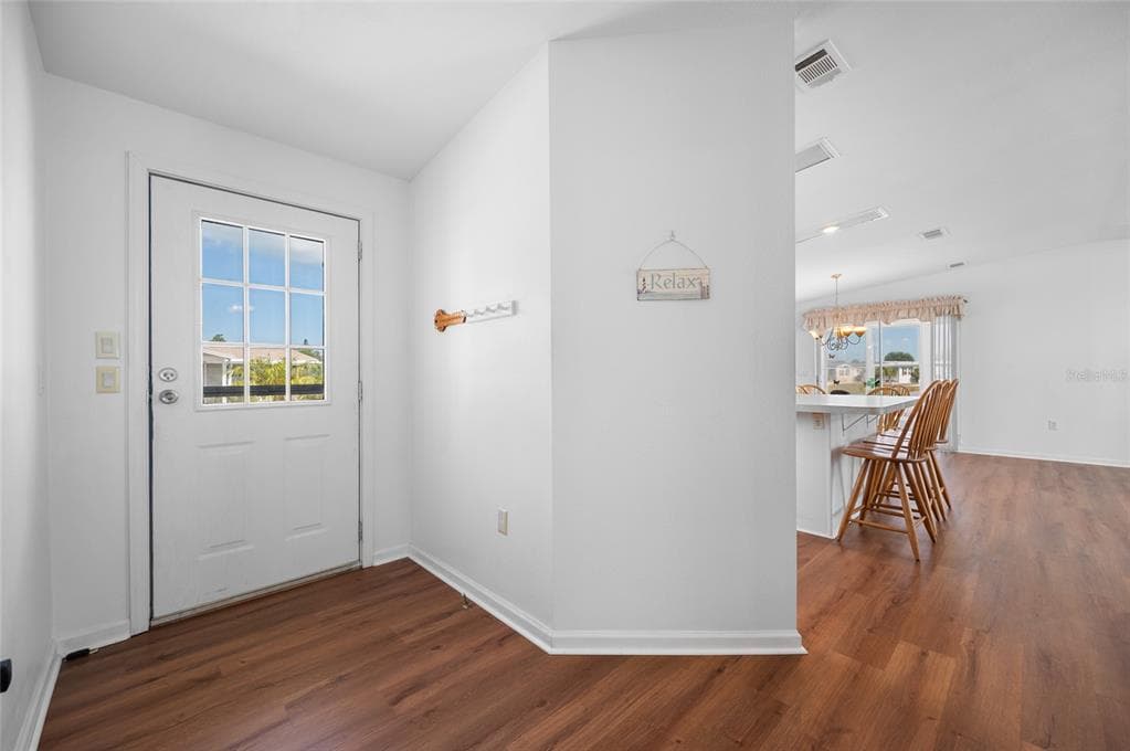 9177 PINEHAVEN WAY photo 2