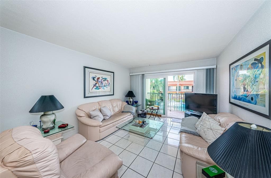 10365 PARADISE BOULEVARD 16 photo 10