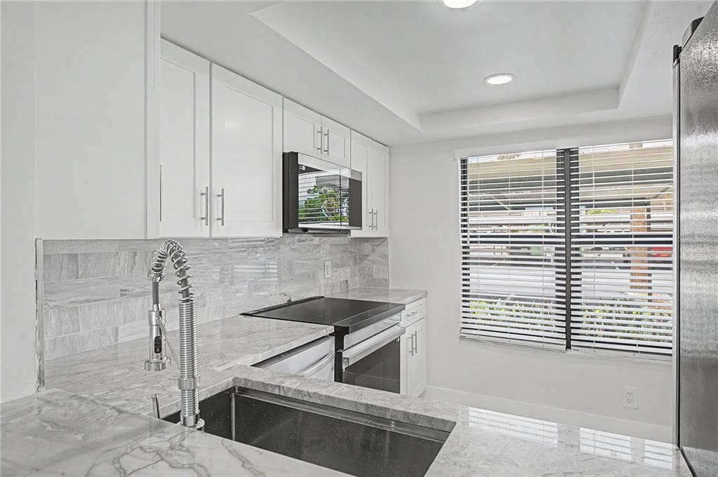 2618 COVE CAY DRIVE 109 photo 9