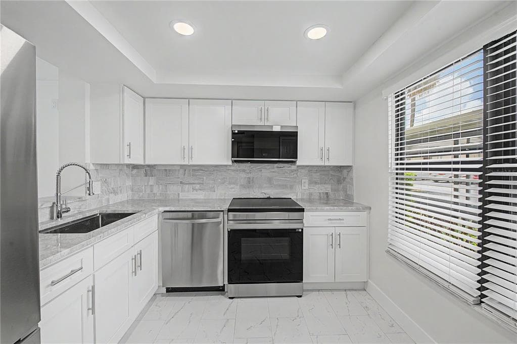 2618 COVE CAY DRIVE 109 photo 4