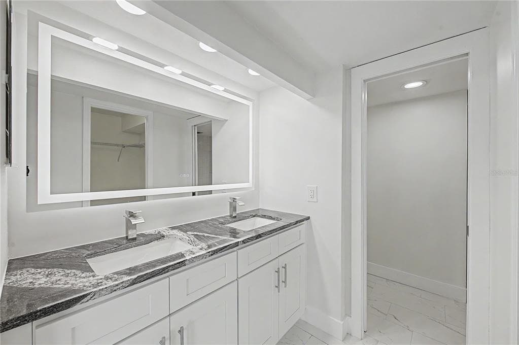 2618 COVE CAY DRIVE 109 photo 21