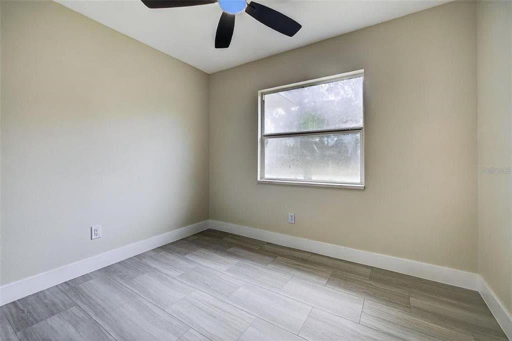 413 COUNTRY CLUB DRIVE photo 16