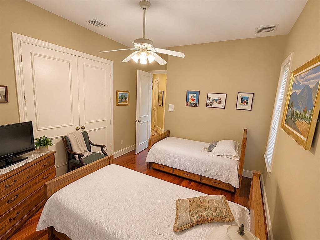 785 HARBOUR ISLE PLACE photo 23
