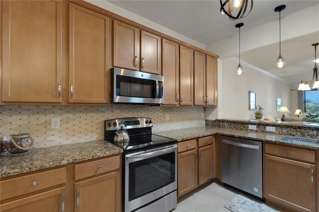 6619 CANDLESTICK DRIVE photo 21
