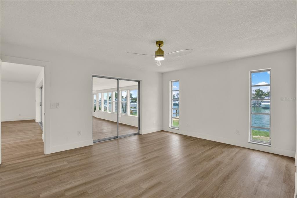 411 PALM ISLAND NE photo 14