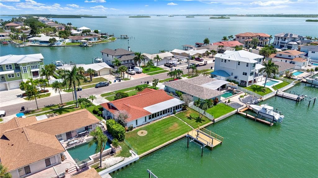 411 PALM ISLAND NE photo 19