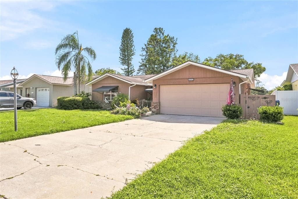 5049 SHERRY LANE photo 2