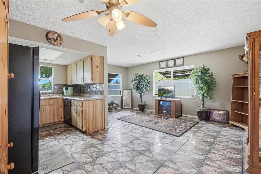 5049 SHERRY LANE photo 10