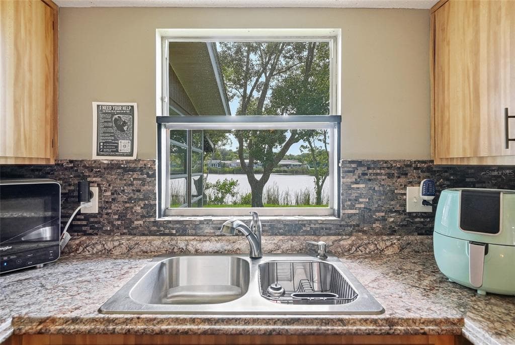 5049 SHERRY LANE photo 14