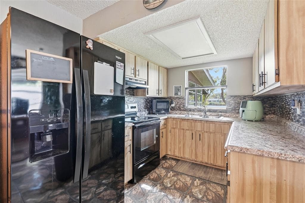 5049 SHERRY LANE photo 11
