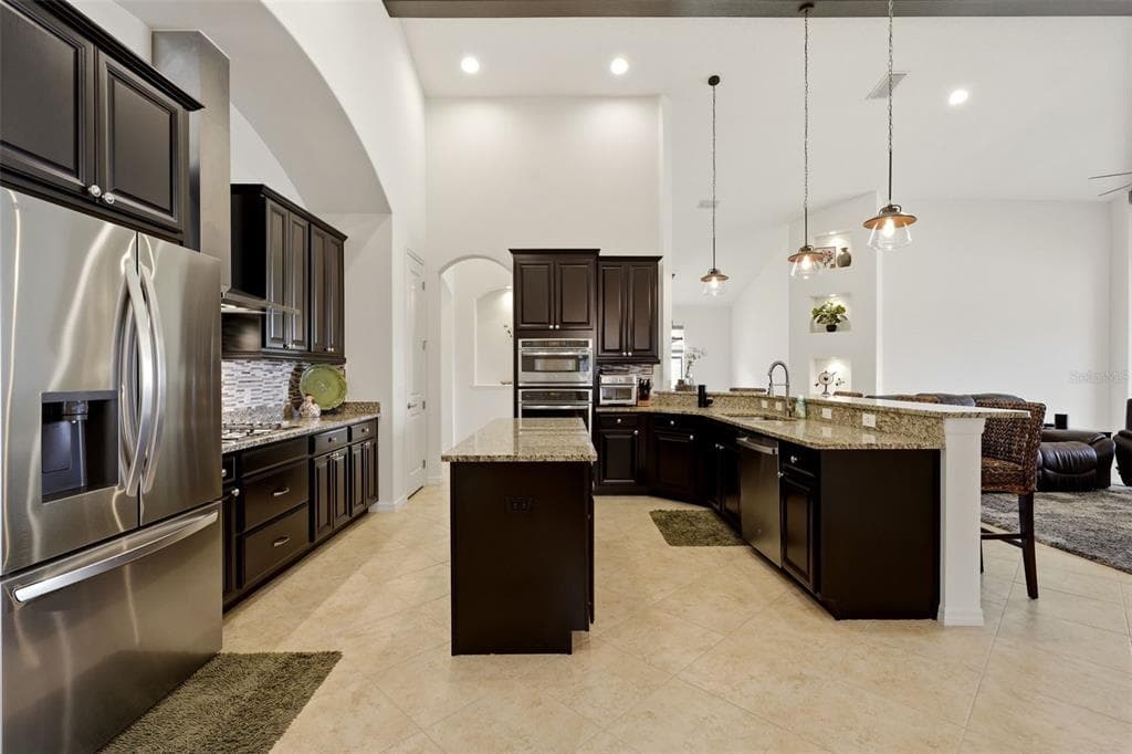 534 CHANTILLY TRAIL photo 15