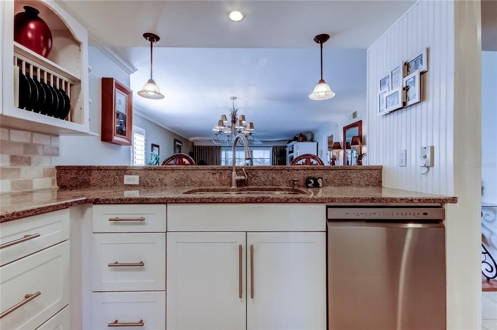 9450 HARBOR GREENS WAY 301 photo 9
