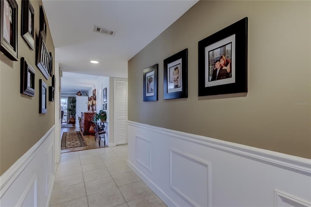 9450 HARBOR GREENS WAY 301 photo 4