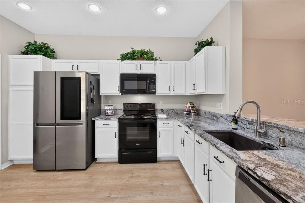 648 SPRING LAKE CIRCLE photo 11
