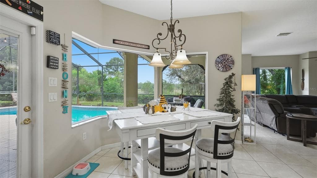 10400 RAMBLE RIDGE COURT photo 11