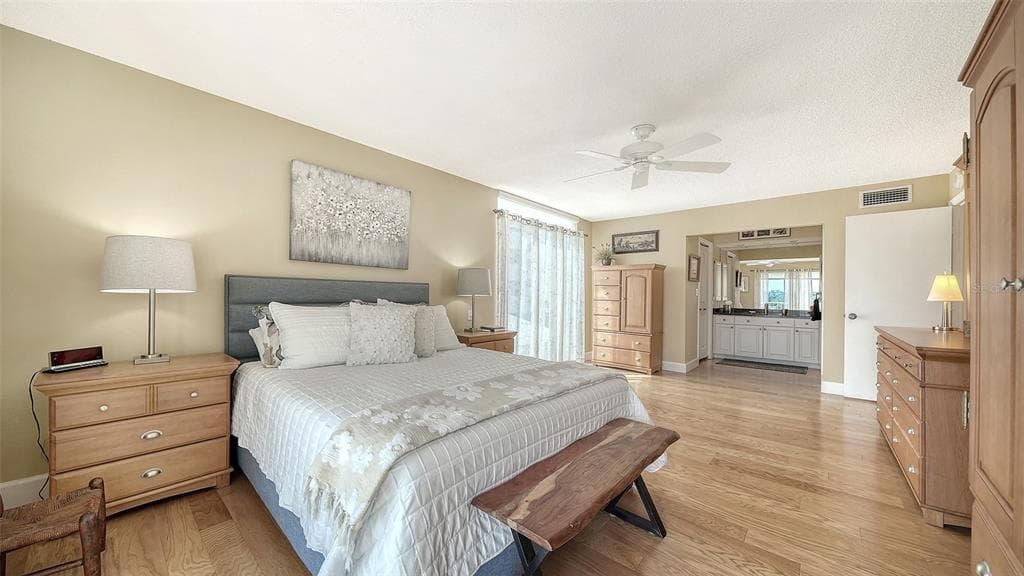 2301 GULF OF MEXICO DRIVE 44N photo 15