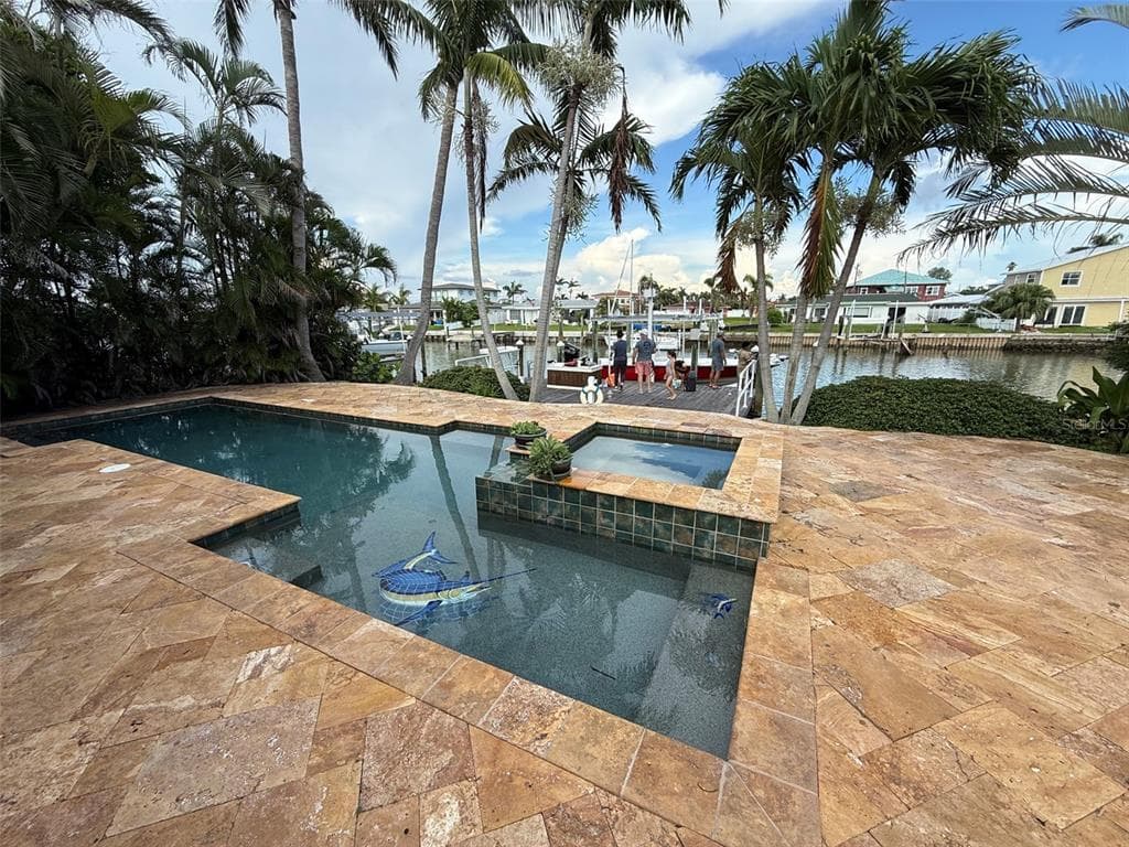 639 NORMANDY ROAD photo 1