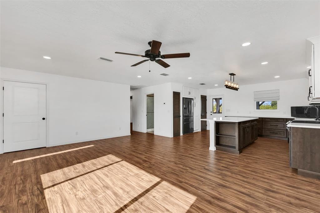 3129 BANYAN WAY photo 7