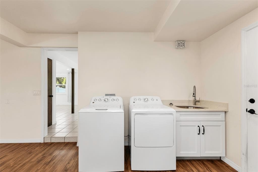 3129 BANYAN WAY photo 24