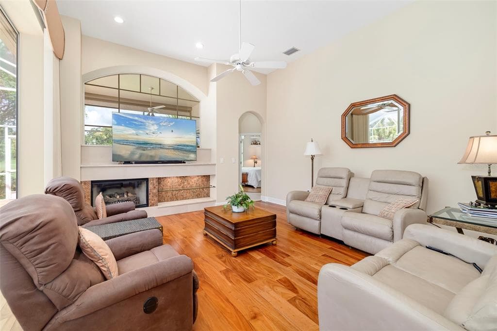 2528 TOM MORRIS DRIVE photo 18
