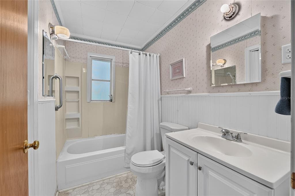 148 LAKE SHORE TERRACE photo 20