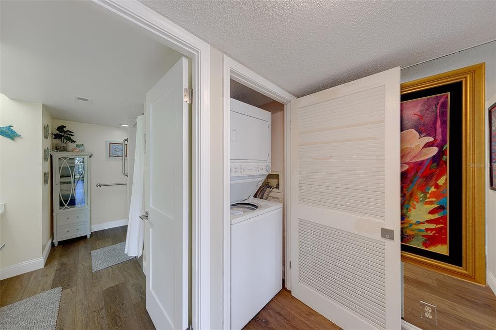 1460 GULF BOULEVARD 305 photo 22