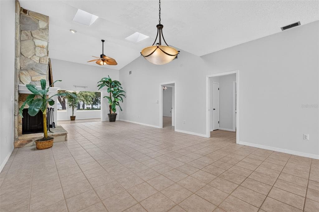 1111 LAKESHORE DRIVE C3 photo 22