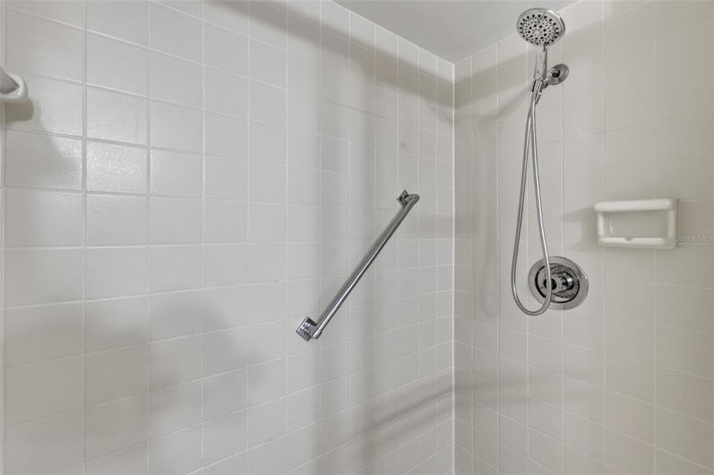 1111 LAKESHORE DRIVE C3 photo 10