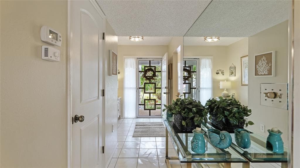 1109 EDGEWATER CIRCLE 1109 photo 4