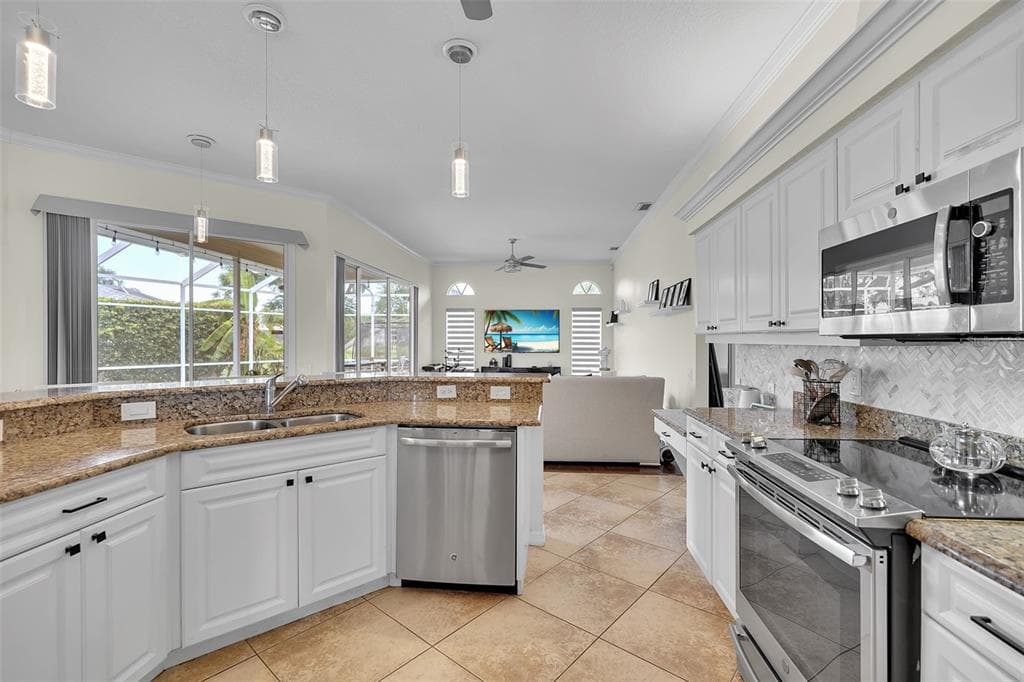 6817 CORRAL CIRCLE photo 15