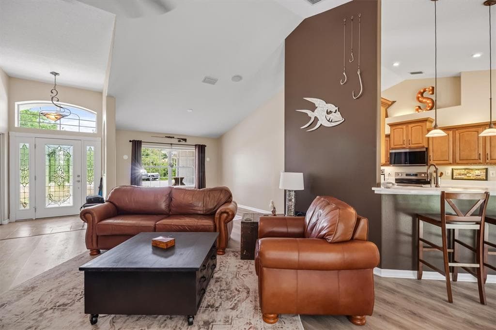 48 BARRING PLACE photo 9